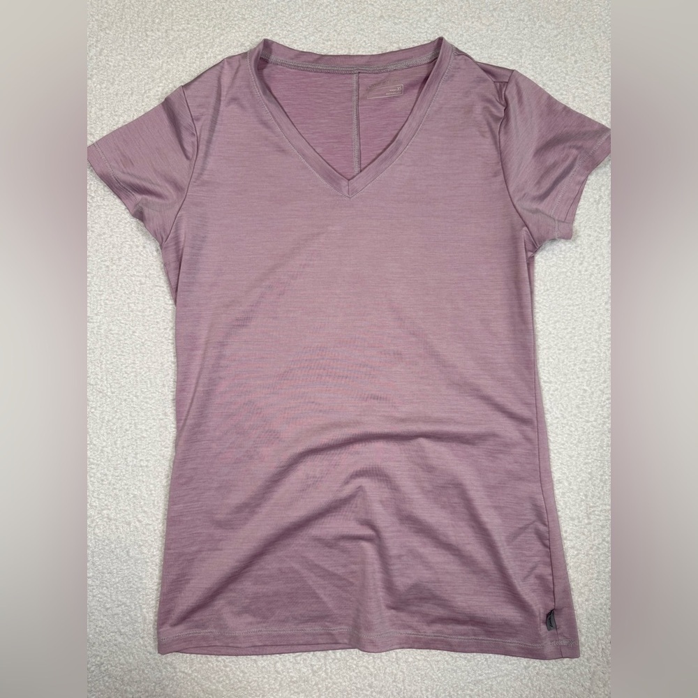 Eddie Bauer Women's Favorite Short-Sleeve V-Neck T-Shirt pink size xs